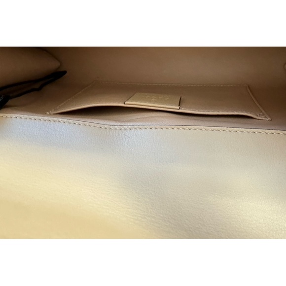 Gucci silver evening clutch. Leather with Pearl accent gold hardware - Picture 8 of 11